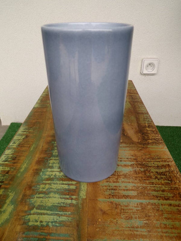 Vase droit bleu ciel en céramique Neuf