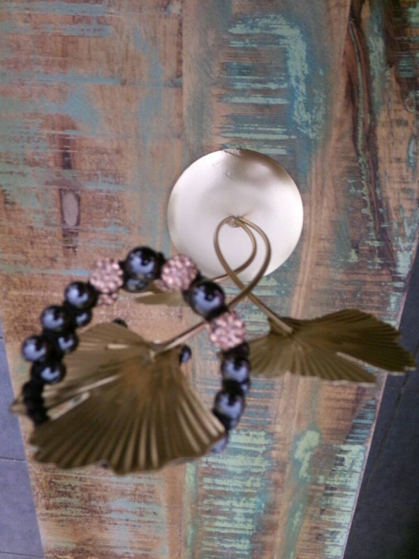 Bracelet noir et pierres roses saumon