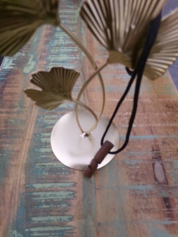 Bracelet tour de coup en ficelle pendentif en bois chance et bonheur Neuf