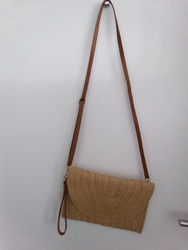 Sac à mains Pochette en paille très originale