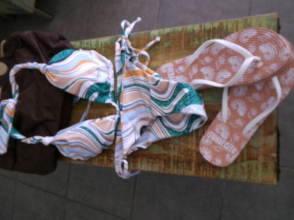 Ensemble Tongues Maillots de bain Robe et sac plage complet