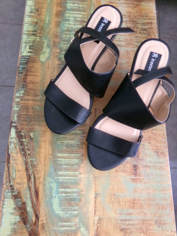 Chaussures Compensées à brides Noir Taille 36 INEXTENSO NEUF