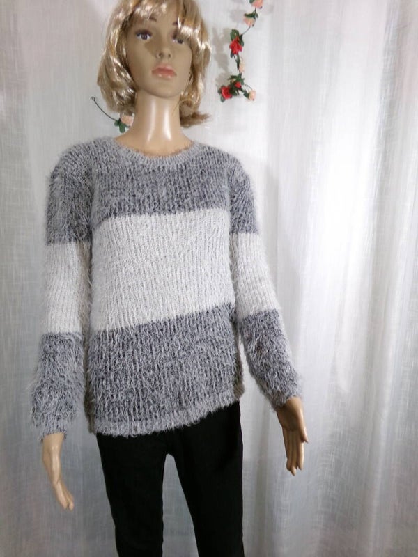 Pull gris et noir Moumoutée léger Taille 36/38