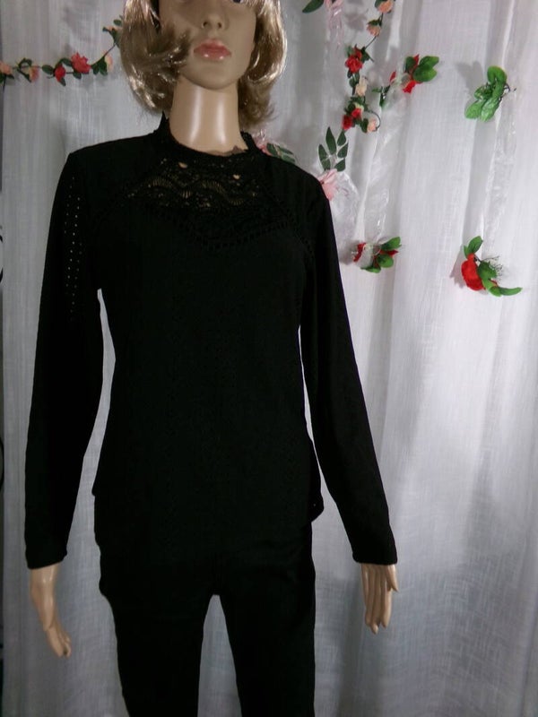Pull original crochet, tissus fermeture petit bouton Noir Taille S/M