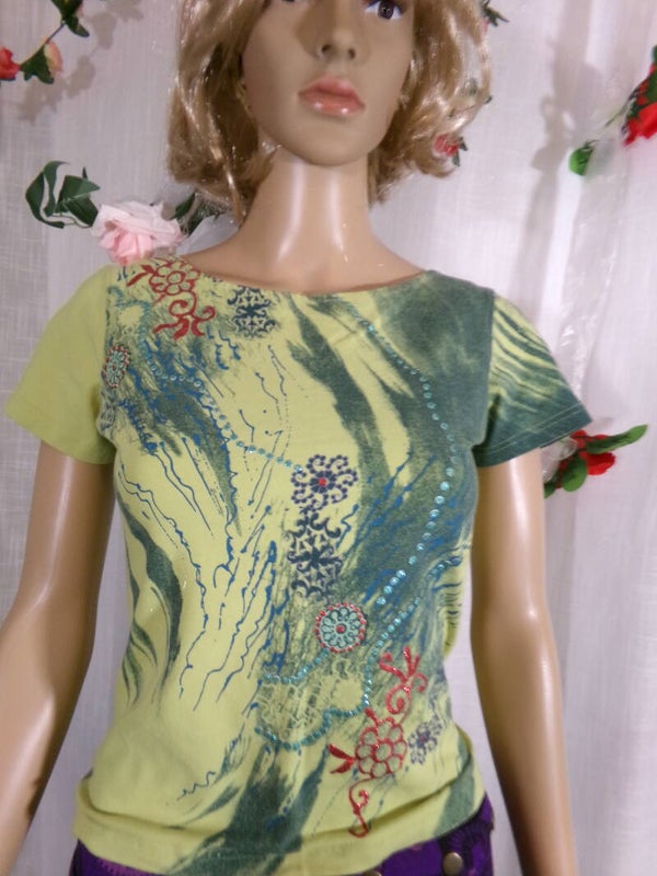 Tee Shirt vert anis avec motifs originaux Taille Unique extensible