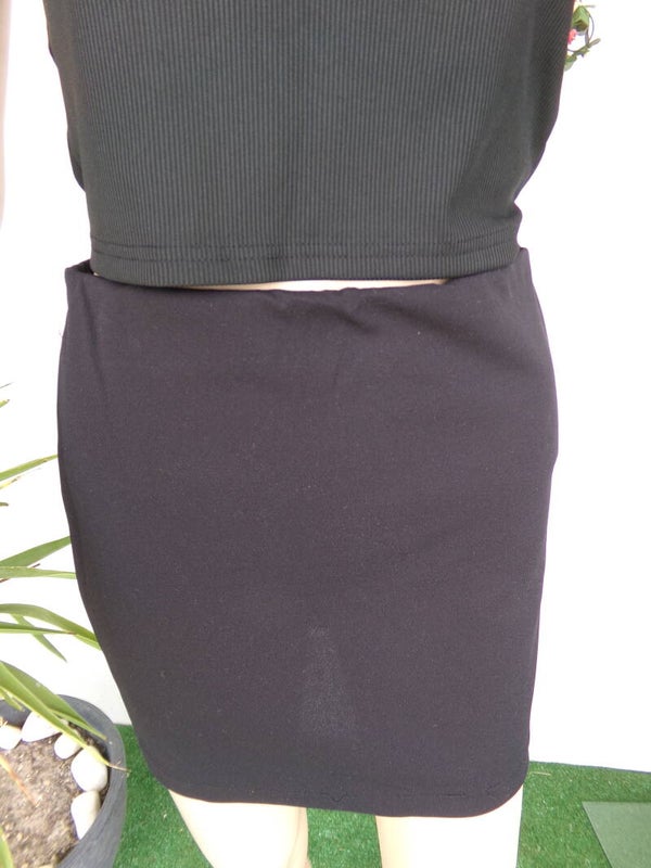 Jupe Elasthane simple mi-courte Noire CLOOTHES Taille 36/38