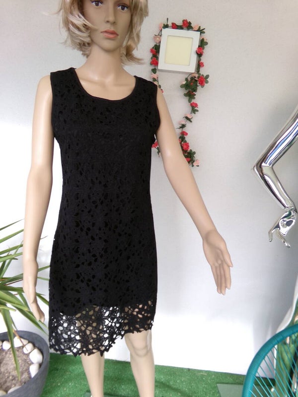 Robe Noire Stylée Dentelle et Tissus brillant TAILLE 40