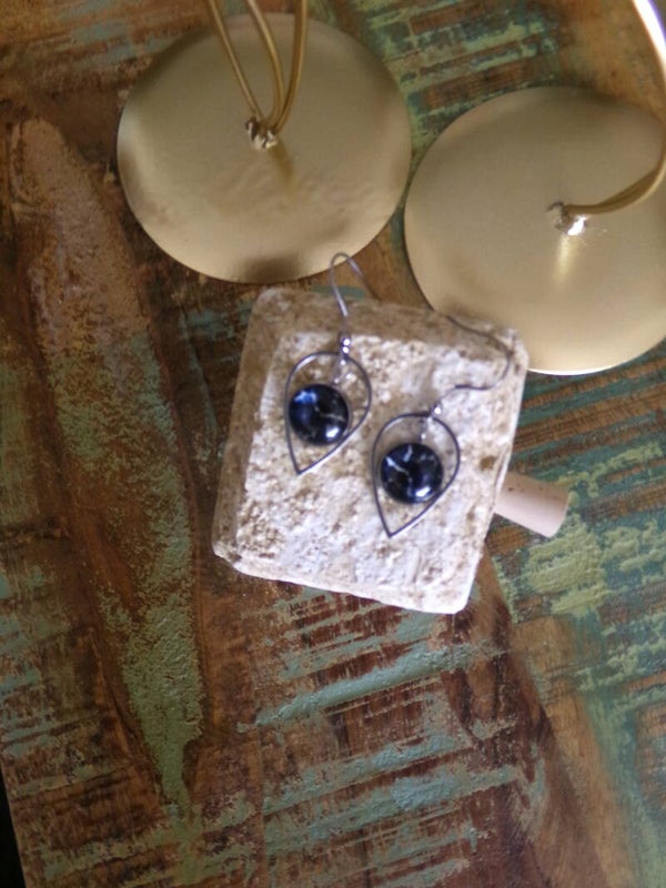 Boucles d'oreilles Gouttes Abstrait Ton bleu très foncé, branchées, décalées, Fait Main