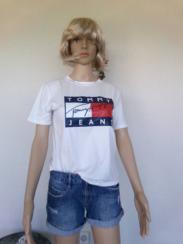 Tee Shirt Taille M TOMMY JEANS Blanc avec motif devant