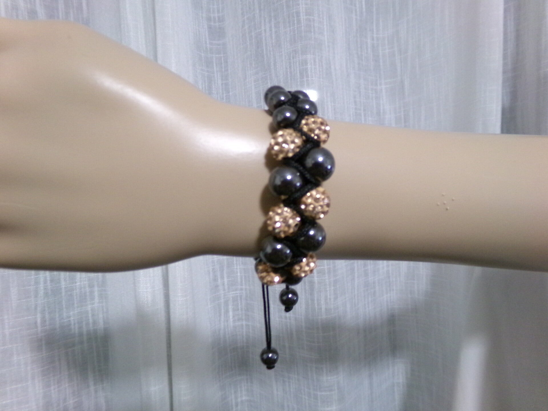 BRACELET ONYX 10 MM DOUBLE RANGEE ET PIERRE BRILLANTE COLORE AJUSTABLE 17-23 FEMME