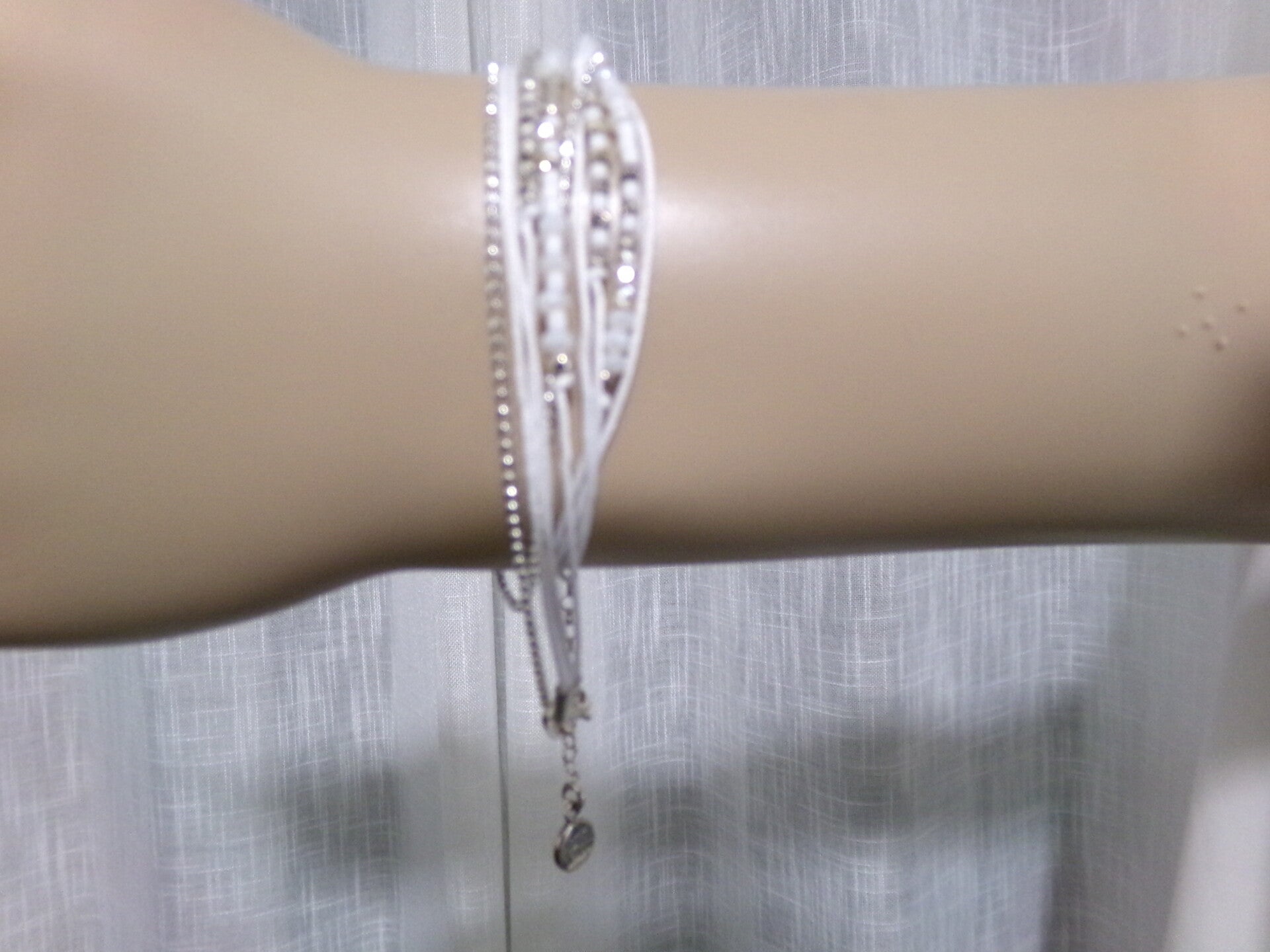 BRACELET DORIANE 33 CM BLANC 5 FILS PLUSIEURS TOURS DE POIGNET