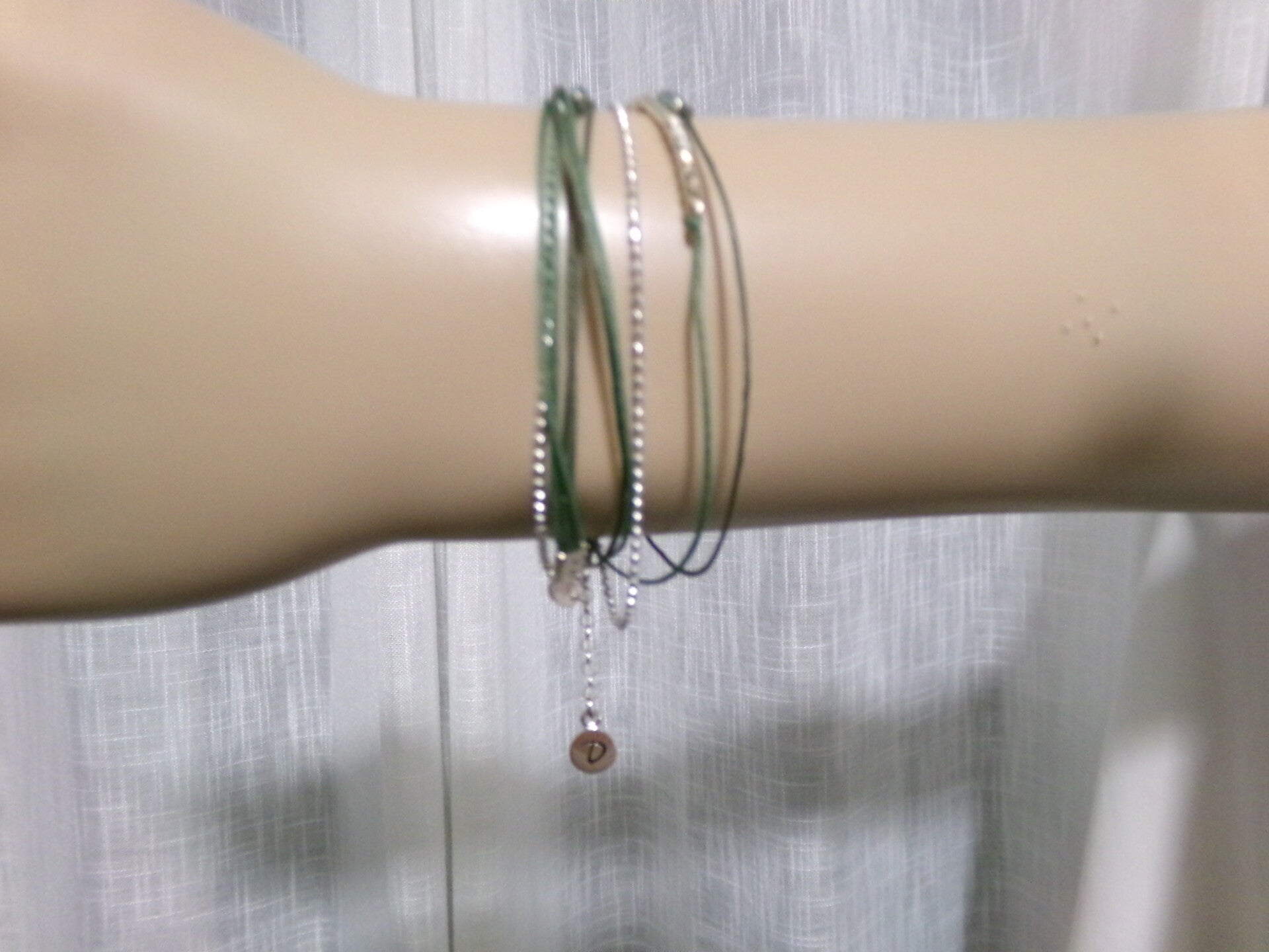 BRACELET 33 CM 5 FILS VERT PLUSIEURS TOURS DE POIGNET