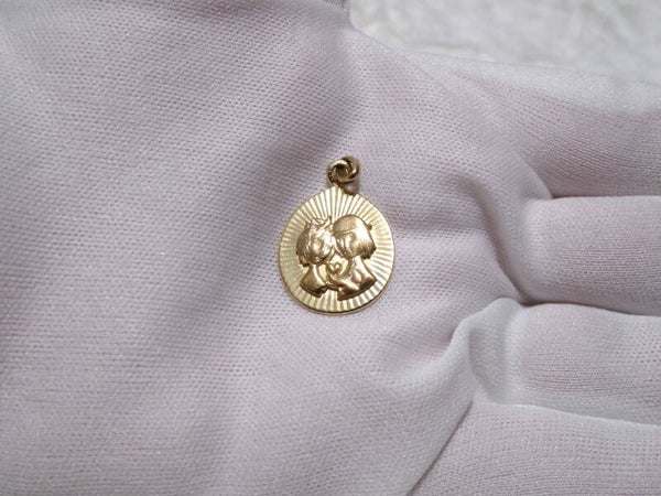 MEDAILLE ANCIENNE RARE POUR AMATEUR DE BIJOUX PRECIEUX D'ANTAN 16MM EN OR VERITABLE PIECE UNIQUE LES AMOUREUX DE PEYNET