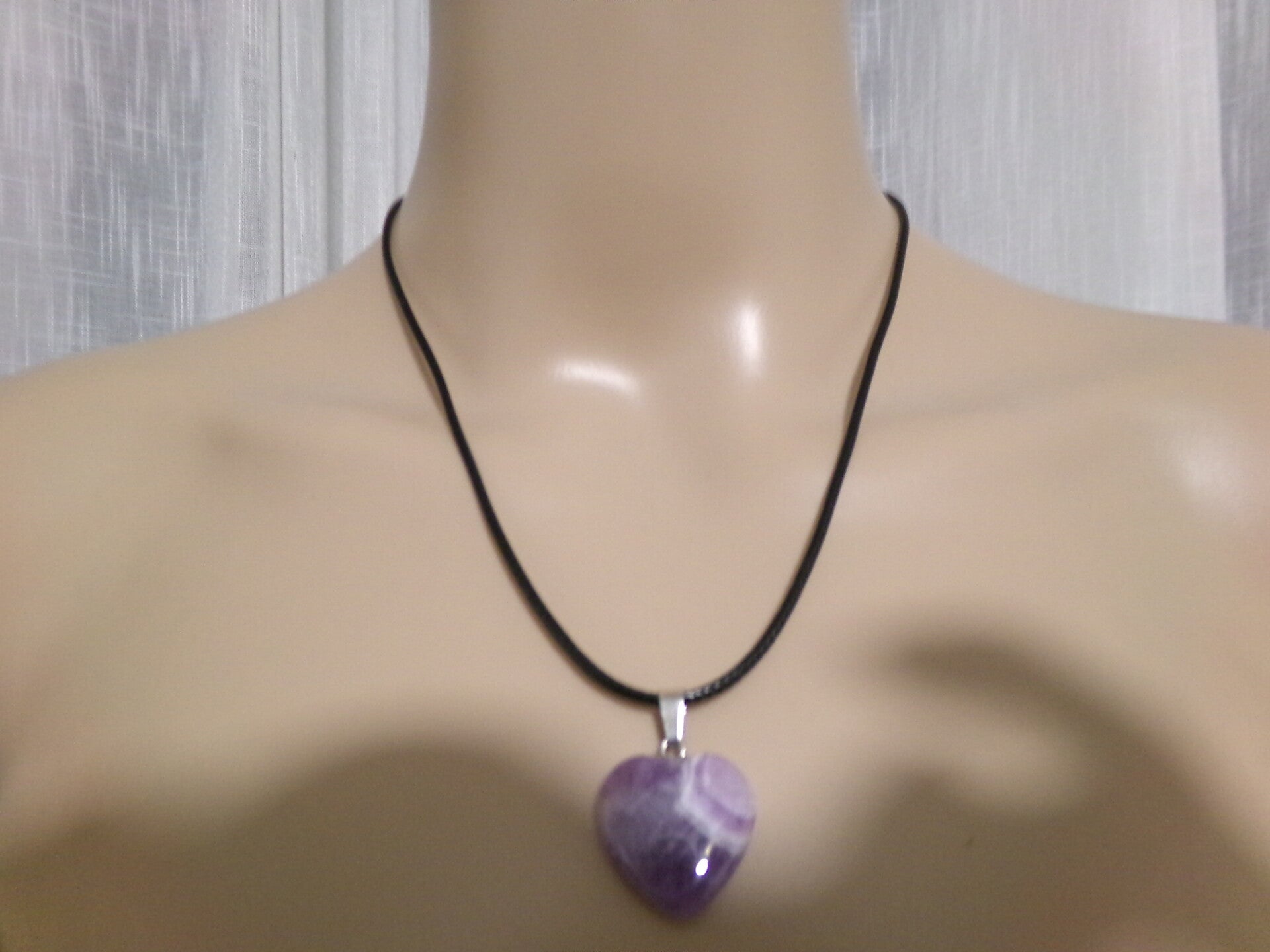Pendentif enCOEUR en AMETHYSTE 20mm Homme Femme Cordon cuir noir ou chaîne au choix