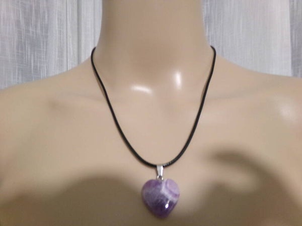 Pendentif enCOEUR en AMETHYSTE 20mm Homme Femme Cordon cuir noir ou chaîne au choix