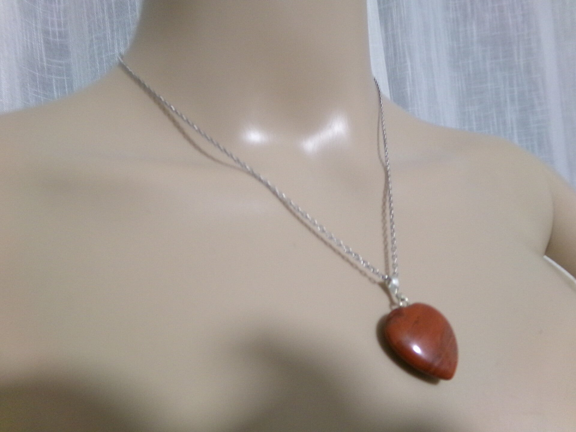 Pendentif COEUR en JASPE ROUGE 20MM HOMME FEMME CORDON CUIR NOIR OU CHAINE AU CHOIX