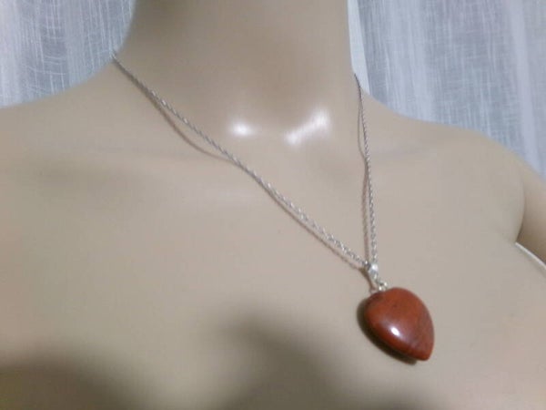 Pendentif COEUR en JASPE ROUGE 20MM HOMME FEMME CORDON CUIR NOIR OU CHAINE AU CHOIX