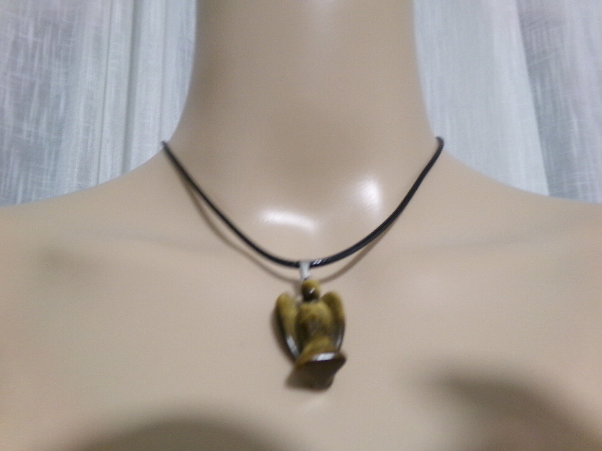 PENDENTIF Motif ANGE OEIL DU TIGRE 25MM HOMME FEMME CORDON CUIR NOIR OU CHAINE AU CHOIX