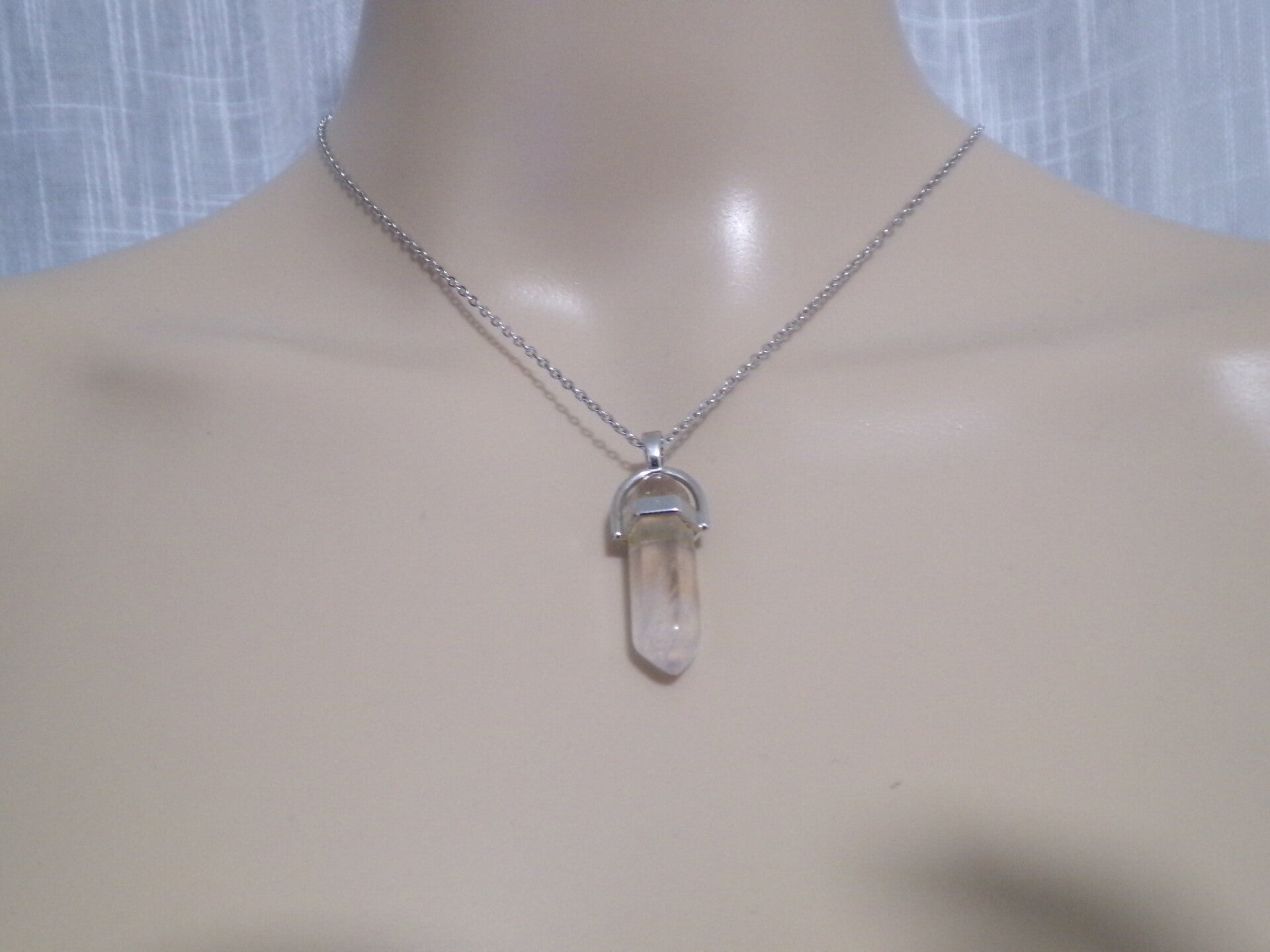 PENDENTIF POINTE 30MM (POINTE) FLUORITE TRANSPARENT HOMME FEMME CORDON CUIR NOIR OU CHAINE AU CHOIX