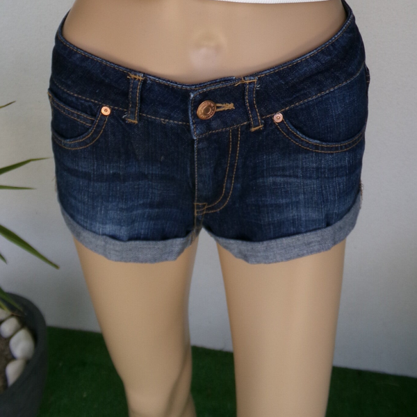 Short mini Jean Foncé Marque LOVE ME LOVE YOU Taille 34