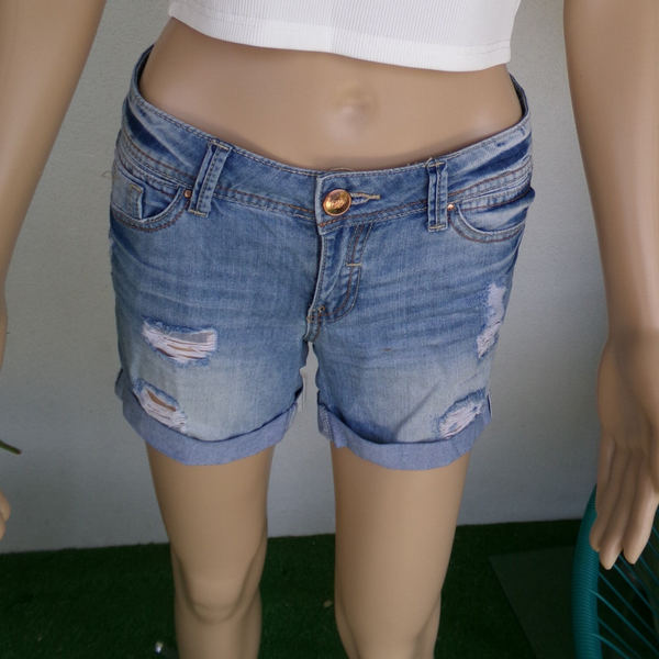 Short Jean Troué STRADIVARIUS Taille 32/34