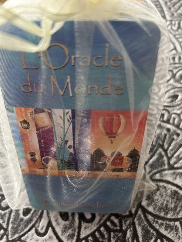 L'ORACLE DU MONDE d'EMILIE DEDIEU NEUF