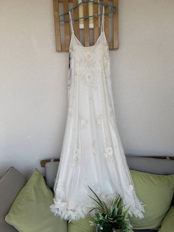 ROBE DE MARIEE NAF NAF TAILLE S En tulle  et doublée fluide ornée de perles Neuf