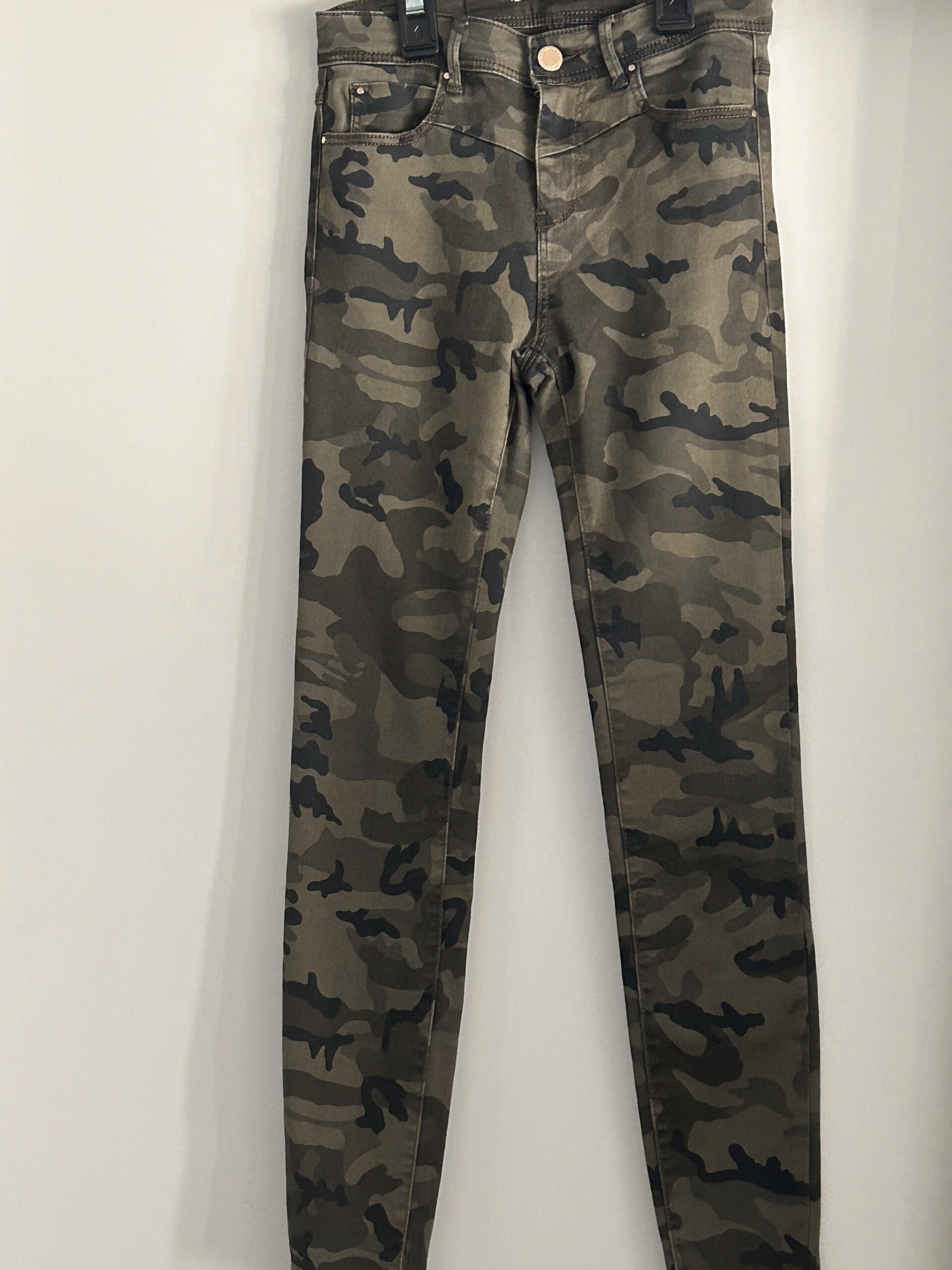 JEAN CAMOUFLAGE STRADIVARIUS TAILLE 36 VERT KAKI NEUF