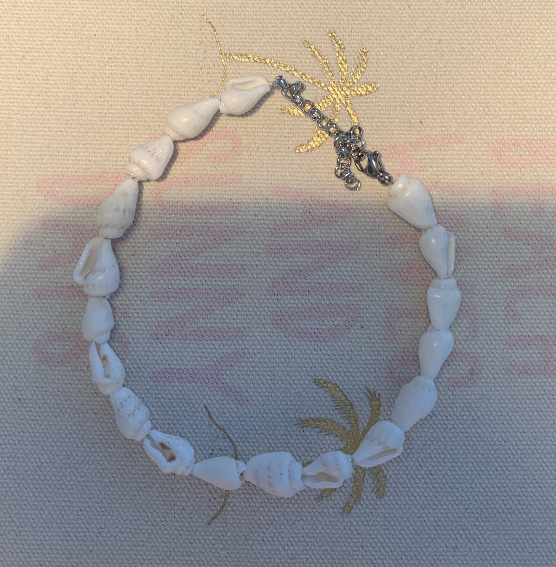 Trompetschelpjes enkelbandje