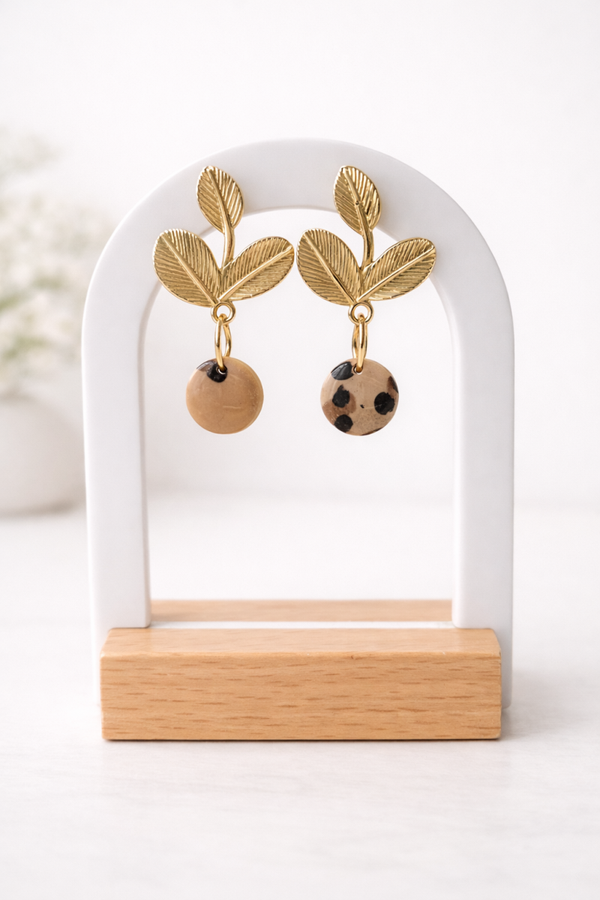 Beige met blad