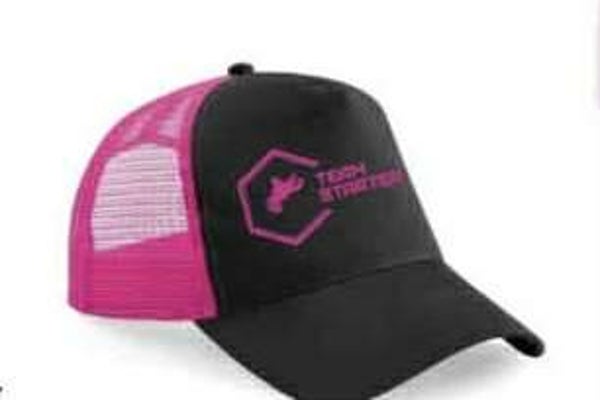 Casquette violette et noir