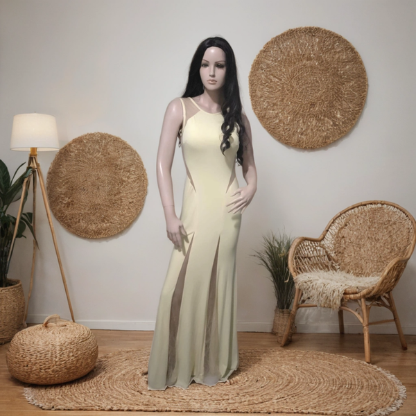 Vestido de noche color vainilla