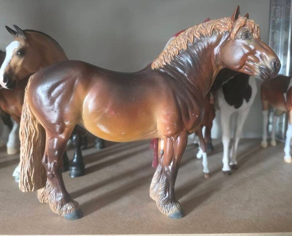 Breyer Theo Body