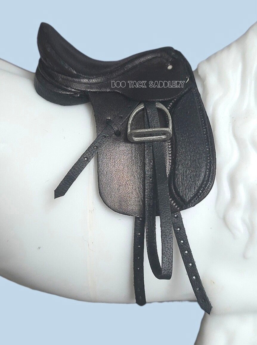 Dressage Saddle - Deluxe