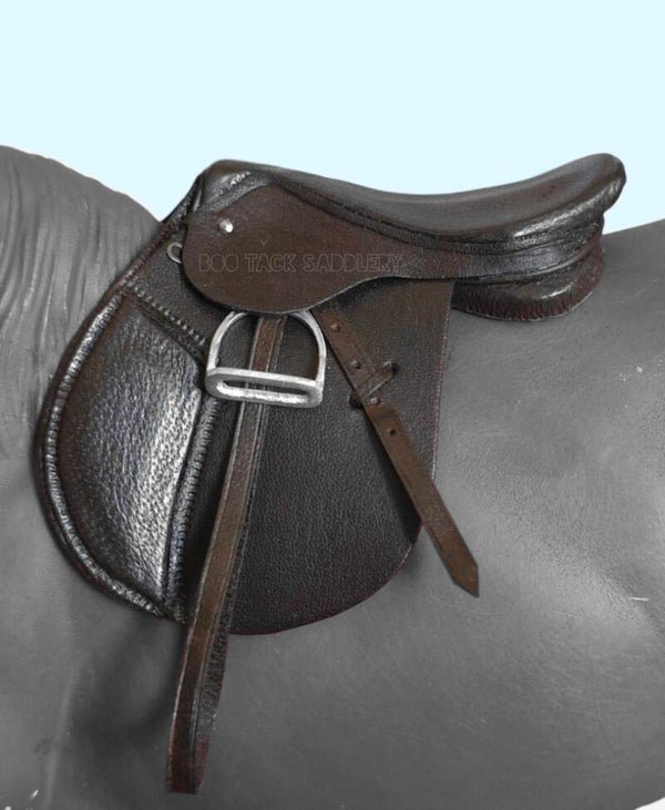 Hunt Seat Saddle - Deluxe