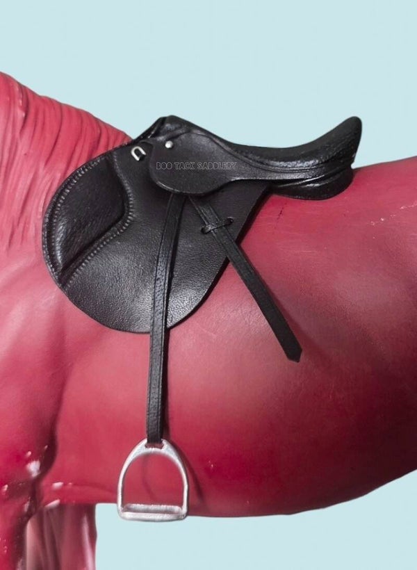 Round Seat Jumping Saddle - Standard
