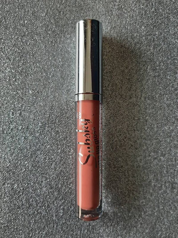 Matte liquid Lipcolour