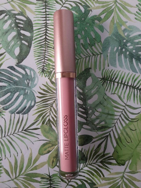 Matte liquid Lipcolour