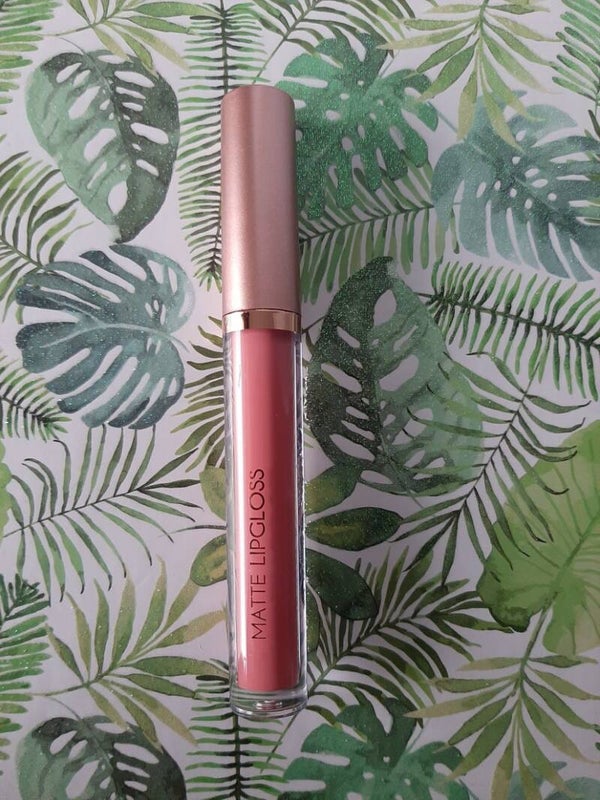 Matte liquid Lipcolour