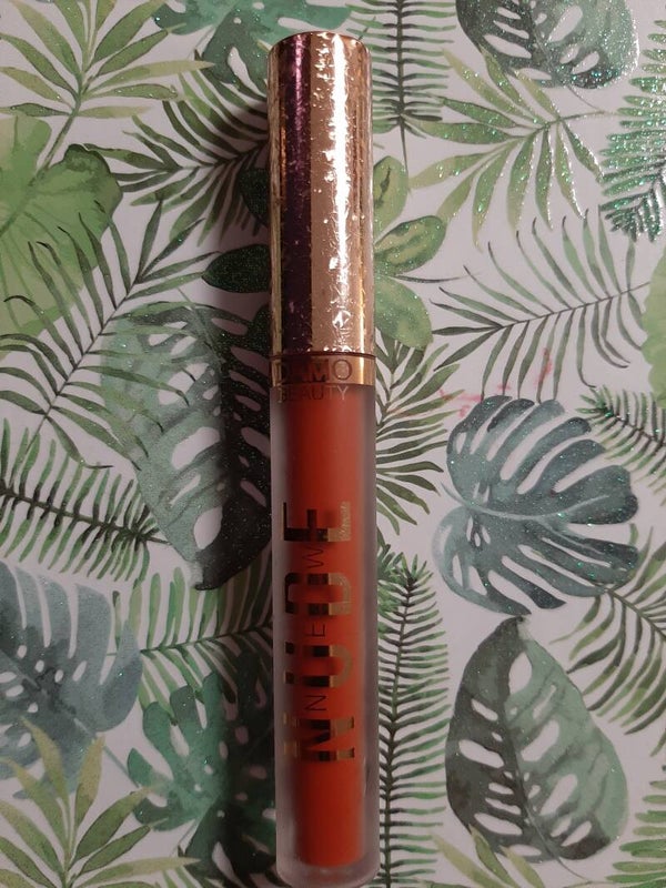 Matte liquid Lipcolour