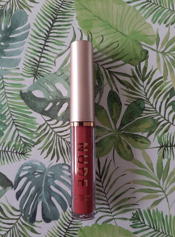 Matte liquid Lipcolour