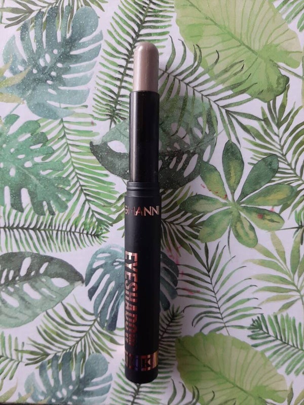 Eyeshadow stick