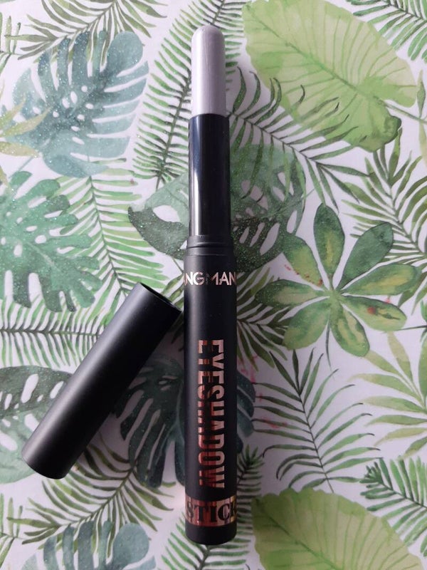 Eyeshadow stick