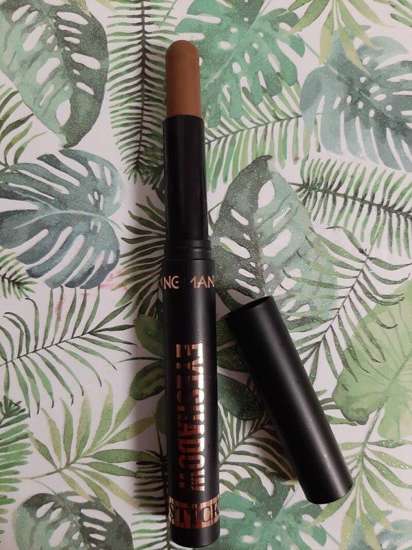 Eyeshadow Stick