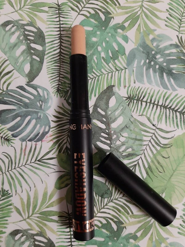 Eyeshadow Stick