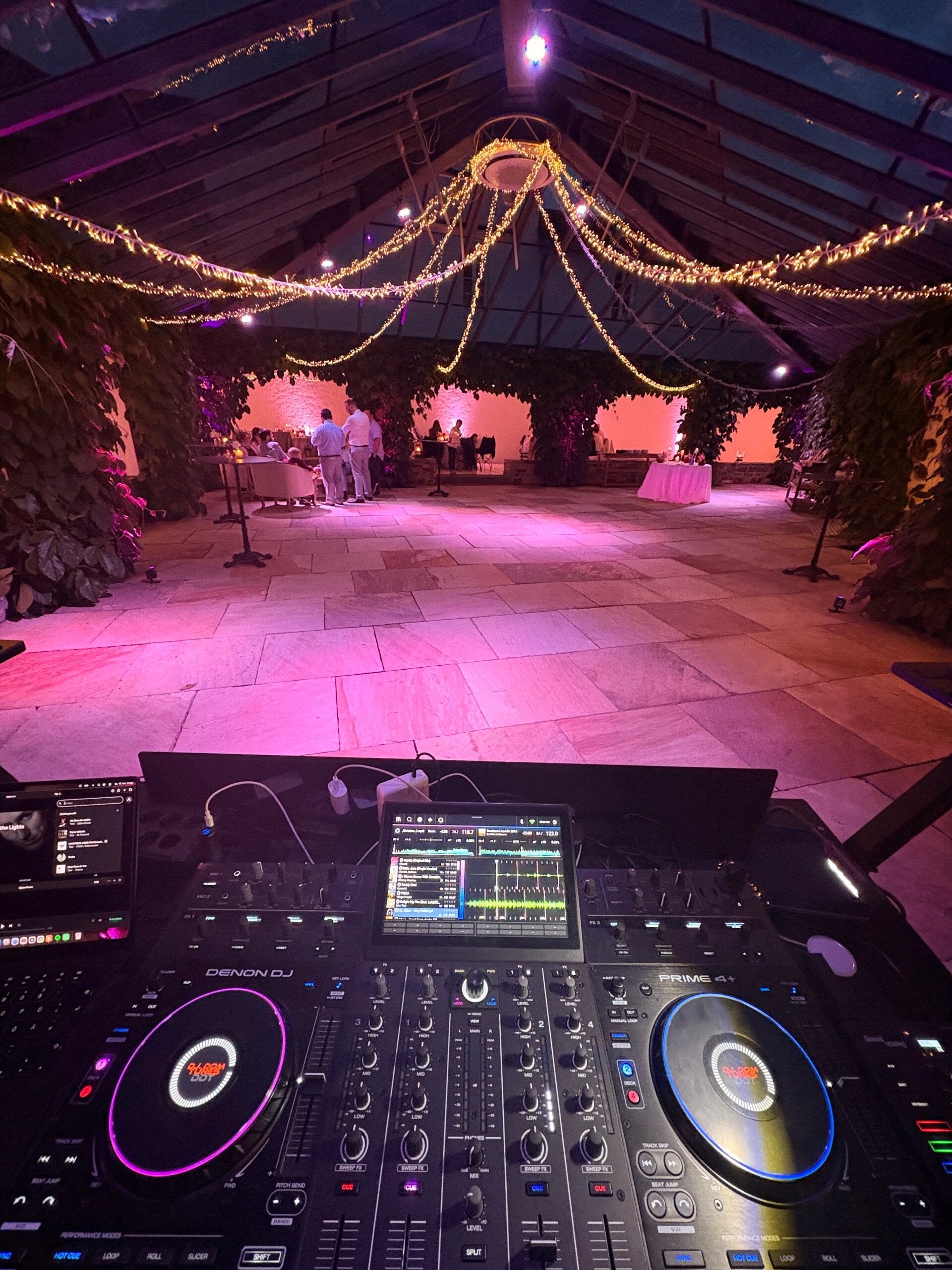 Dj in Koblenz - jetzt Kontakt aufnehmen für Hochzeit, Geburtstag oder Firmenfeier