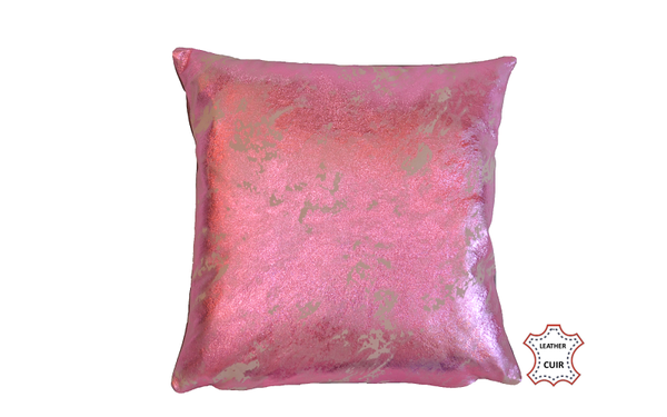 Coussin en cuir rose métallisé et violet métallisé