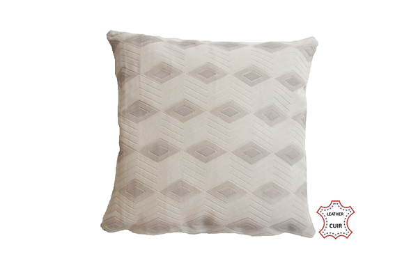 Coussin en cuir suède gris imprimé losanges