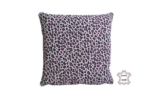 Coussin en cuir suède rose, blanc et noir imprimé léopard