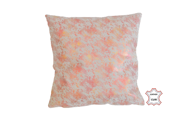 Coussin en cuir velours blanc imprimé python